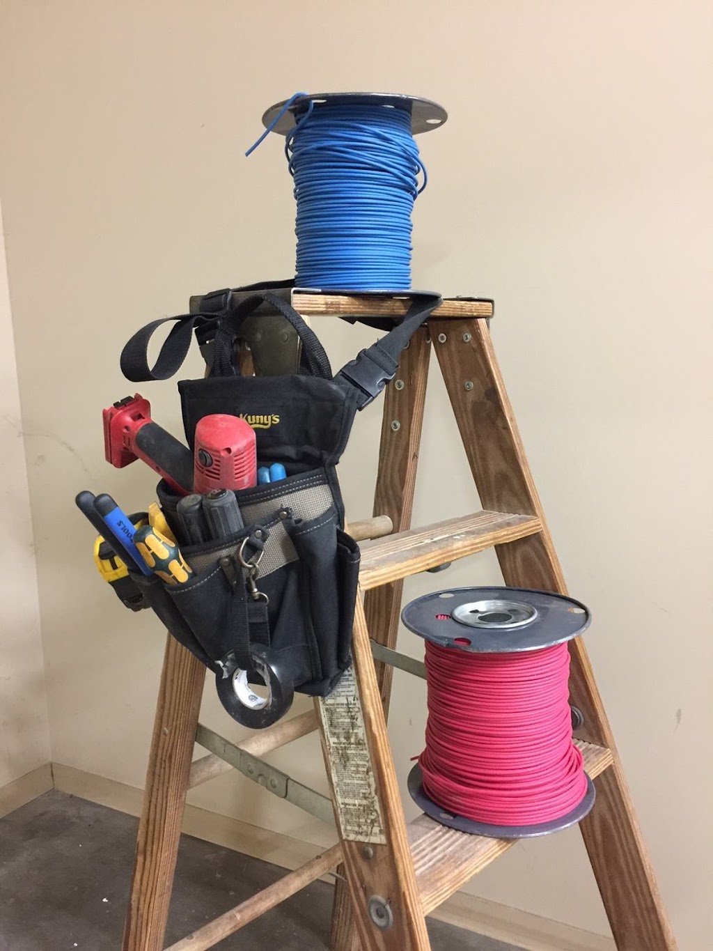 Blue Crest Electric Ltd. | 30444 Great Northern Ave, Abbotsford, BC V2T 6Y6, Canada | Phone: (604) 857-8890
