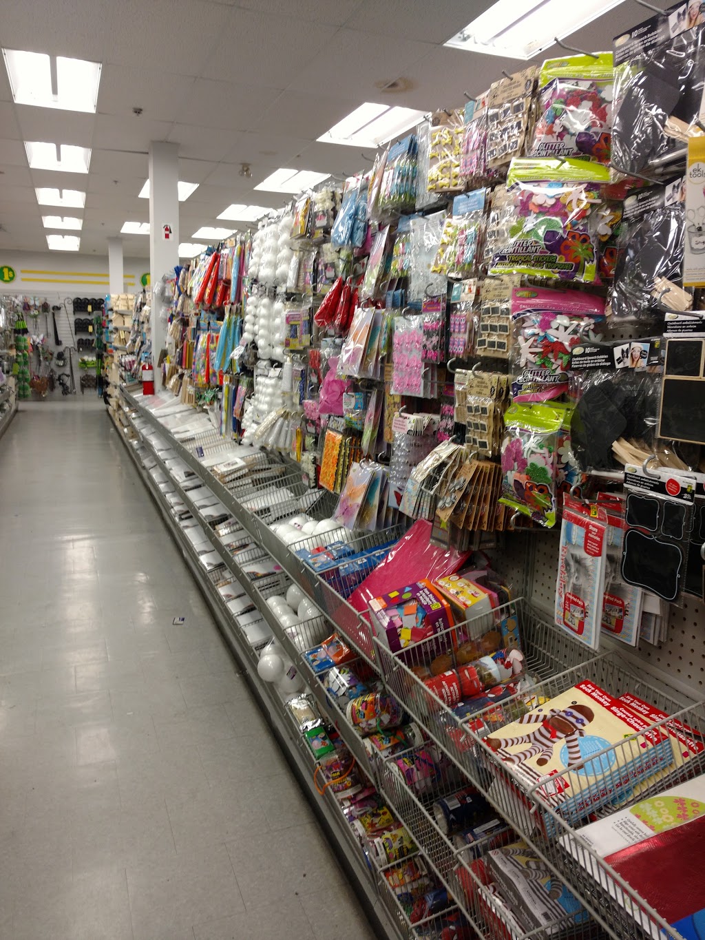 Dollarama | Sherwood Forest Mall, 1225 Wonderland Rd N, London, ON N6G 2V9, Canada | Phone: (519) 474-1436