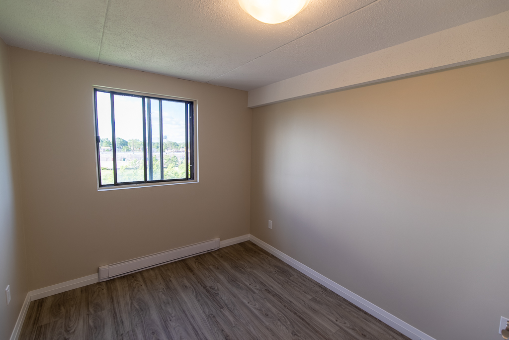 Concorde Place Apartment Rentals - Panoramic Properties | 155 Hagar St, Welland, ON L3B 4J8, Canada | Phone: (855) 371-1201