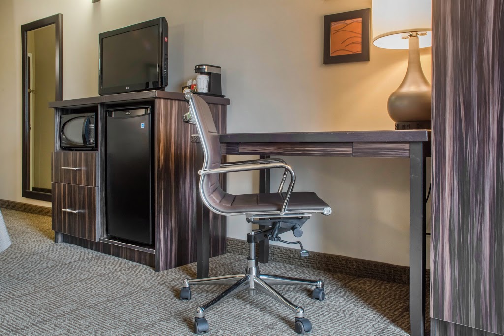 Comfort Inn | 2 Dunlop Dr, St. Catharines, ON L2R 1A2, Canada | Phone: (905) 687-8890