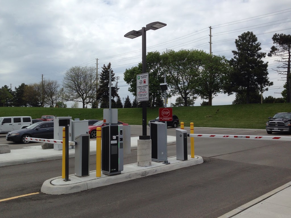 Parking Lot R | University of Waterloo, Ring Rd, Waterloo, ON N2L 3G1, Canada | Phone: (519) 888-4567