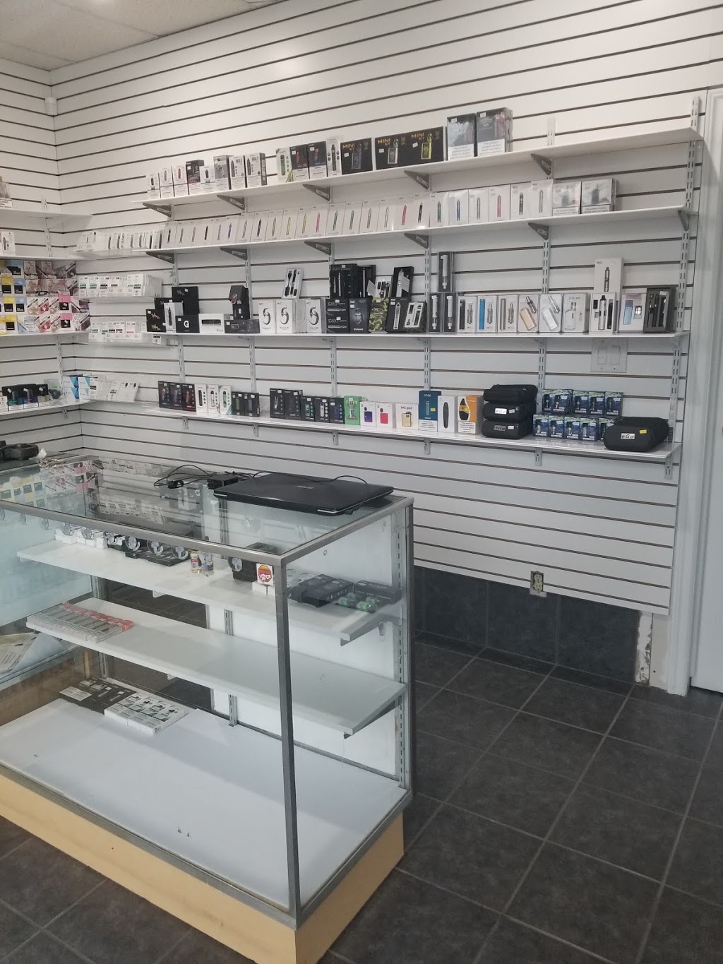 Leamington vape shop | 91 Erie St S, Leamington, ON N8H 3B4, Canada | Phone: (519) 991-8987
