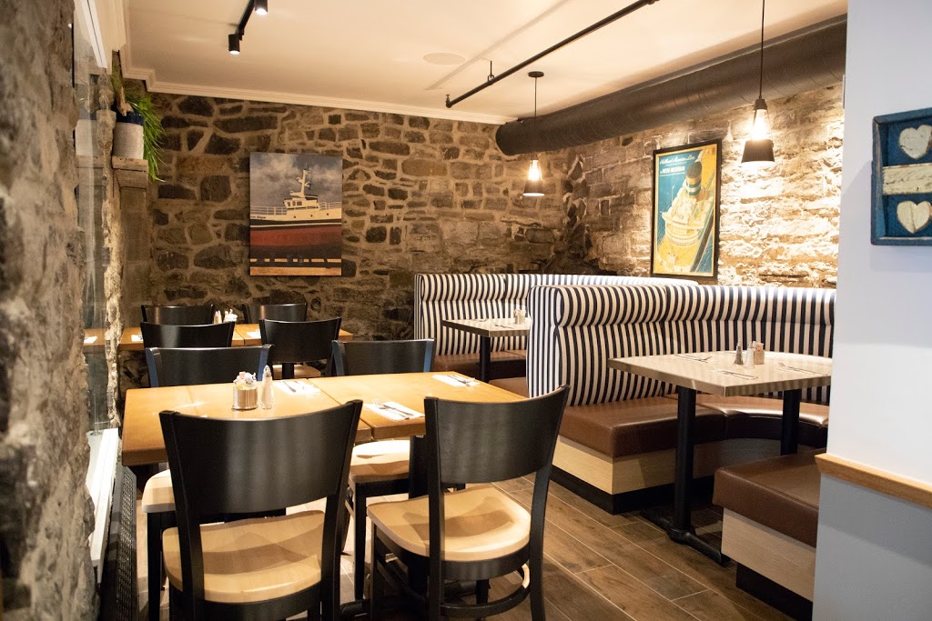 Cochon Dingue Champlain | 46 Boulevard Champlain, Québec, QC G1K 4E8, Canada | Phone: (418) 692-2013