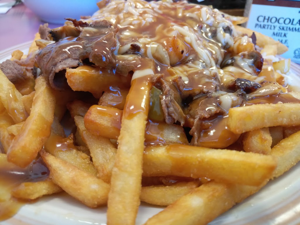 Roadside Country Diner | 85-89 River St, Sunderland, ON L0C 1H0, Canada | Phone: (705) 357-1413
