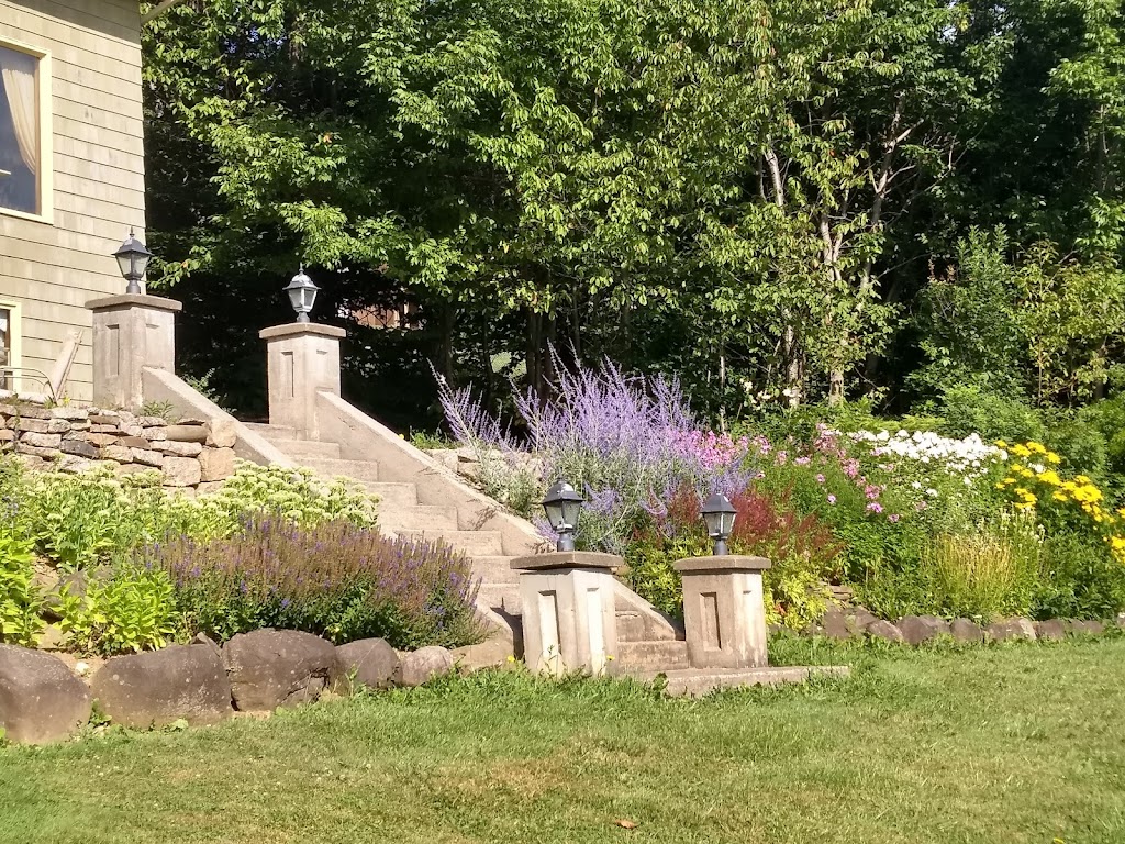 Ocean Hillside Bed & Breakfast | 24 Annavista Heights, Digby, NS B0V 1A0, Canada | Phone: (902) 245-5932