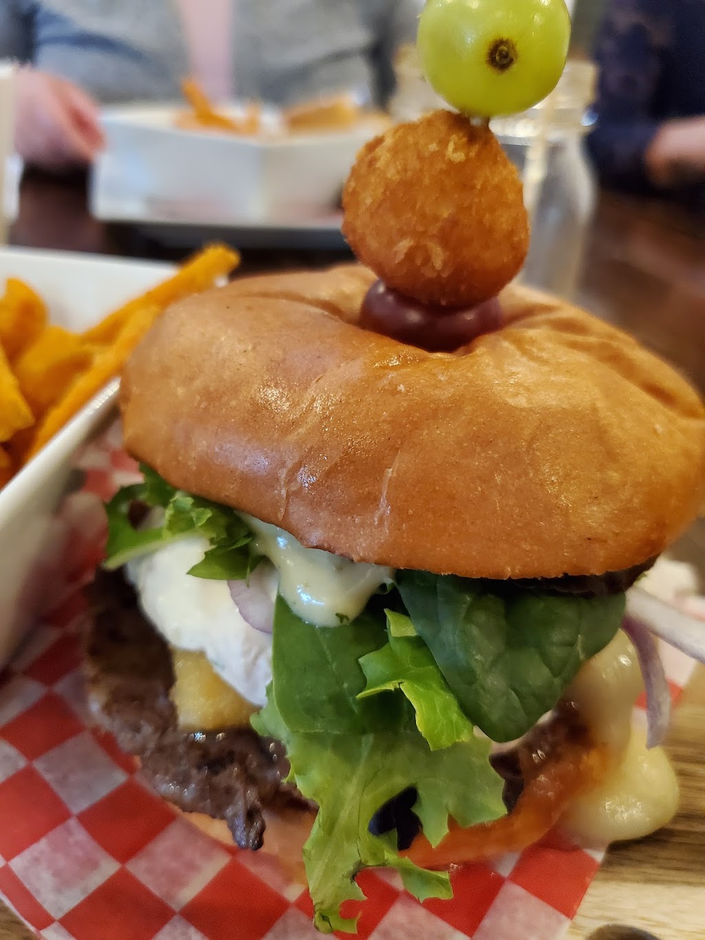 Family And Friends Restaurant | 45 Broadway St N, Kensington, PE C0B 1M0, Canada | Phone: (902) 291-3334