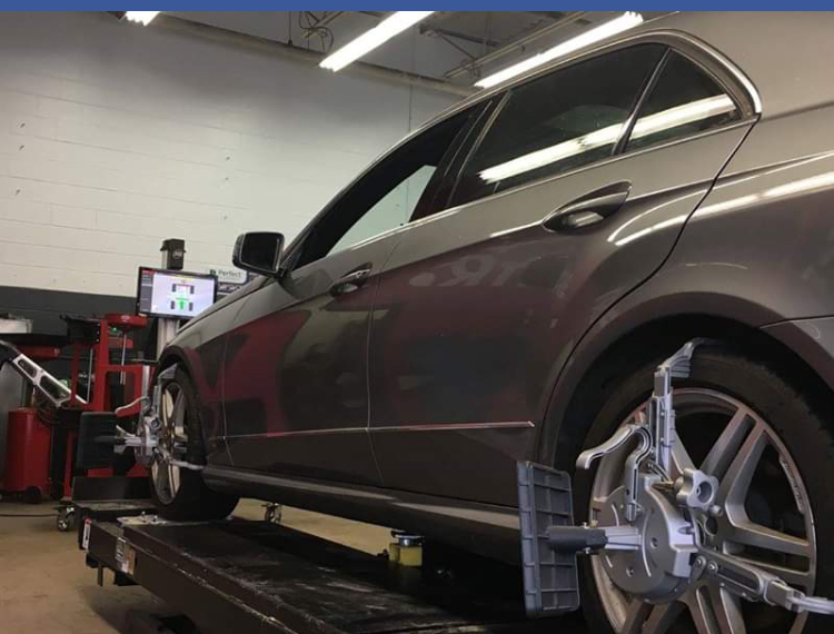 Oakville Auto Centre | 210 North Service Rd W, Oakville, ON L6M 2Y2, Canada | Phone: (905) 842-5678