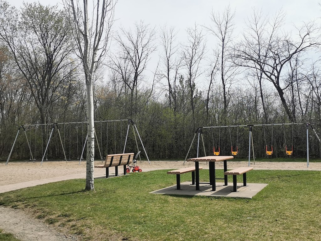 Centre de la Petite Enfance Harmonie Soleil | 2400 Av. de la Volière, Laval, QC H7L 4B6, Canada | Phone: (450) 963-2519