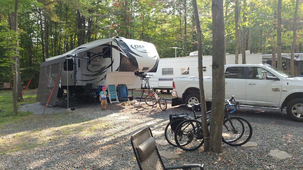 Camping Vélo Bromont | 531 Chemin Saxby S, Bromont, QC J2L 3C3, Canada | Phone: (450) 776-3864