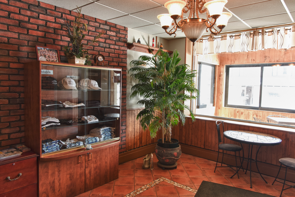 Hôtel Plaza | 1042 Av. du Port, La Baie, QC G7B 1W1, Canada | Phone: (418) 544-2345