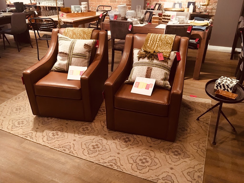beige | 2480 R. Notre Dame O, Montréal, QC H3J 1N6, Canada | Phone: (514) 989-8585