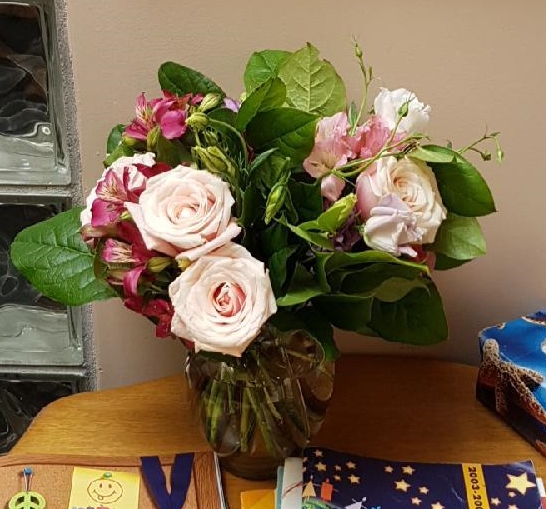 Select Flowers | 23-2425 Truscott Dr, Mississauga, ON L5J 2B4, Canada | Phone: (905) 822-1476