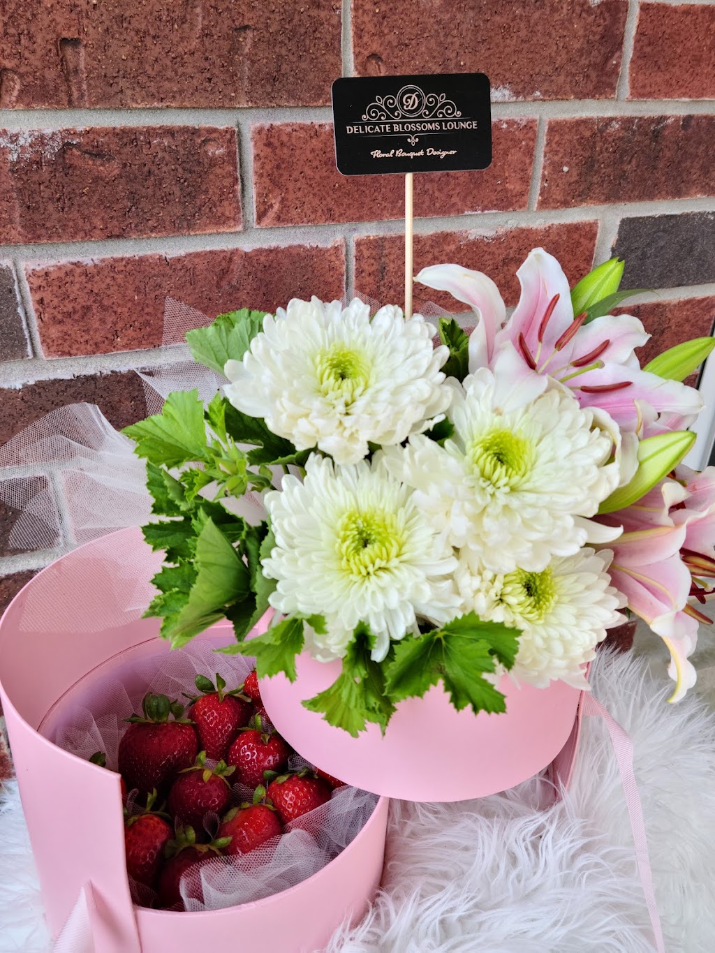Delicate Blossoms Lounge | 170 Parkvale Dr, Kitchener, ON N2R 1Z1, Canada | Phone: (226) 978-6044