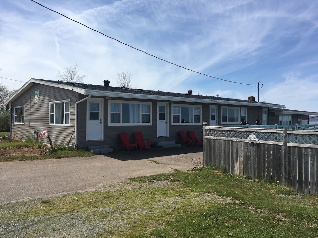 Beach Breeze Motel | 127 Evangeline Beach Rd, Grand Pré, NS B0P 1M0, Canada | Phone: (902) 542-5588