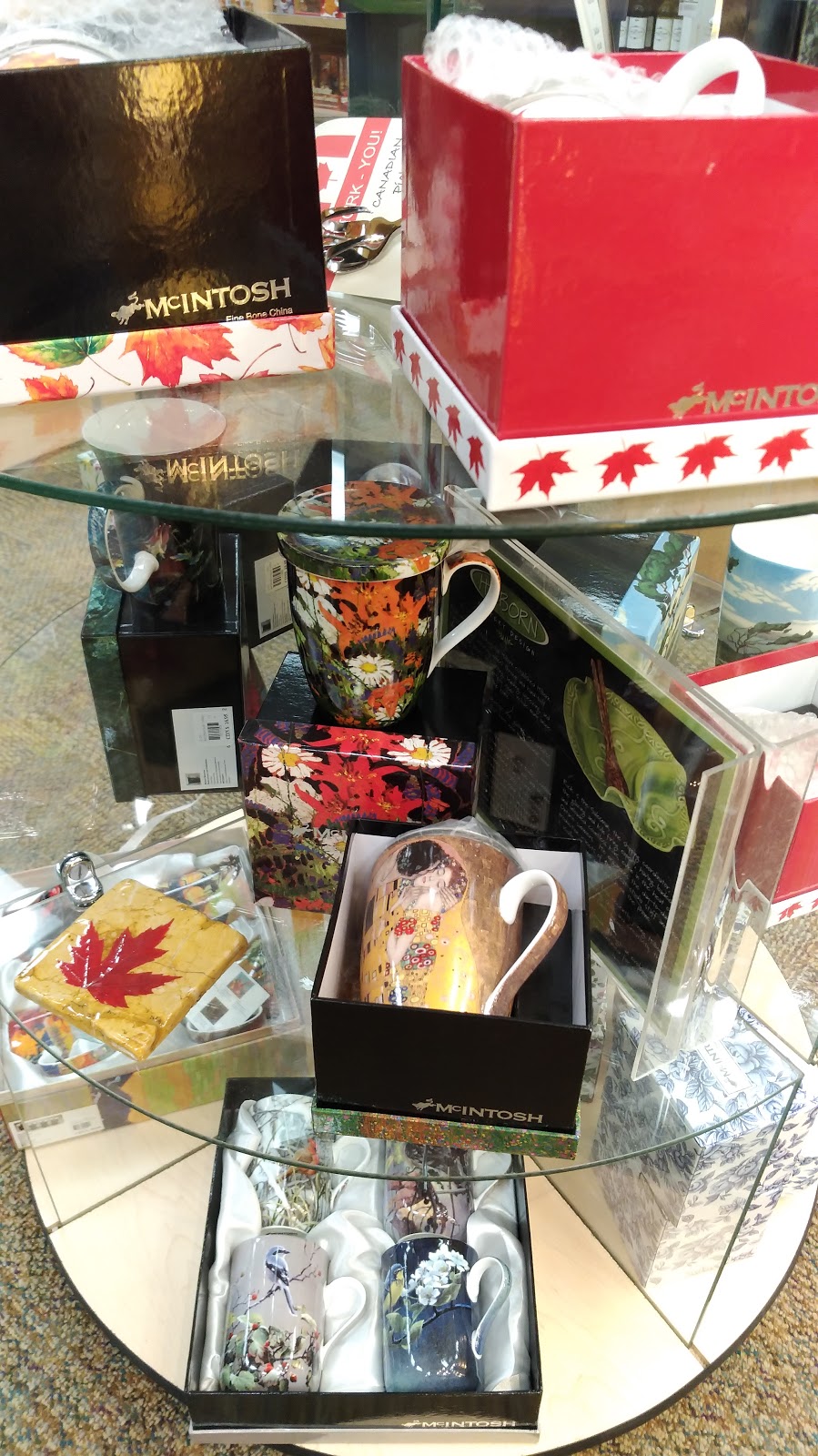 Johnstown Duty Free | 1028 ON-16, Prescott, ON K0E 1T0, Canada | Phone: (613) 925-1024