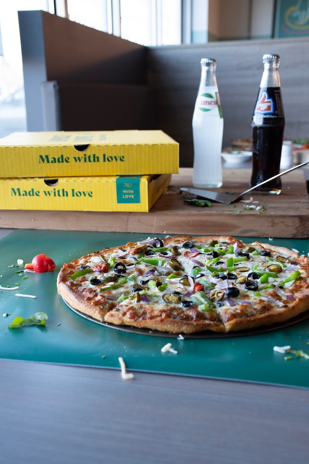Top in Town Pizza & Wings | 20121 Willowbrook Dr, Langley, BC V2Y 0L3, Canada | Phone: (604) 427-3435