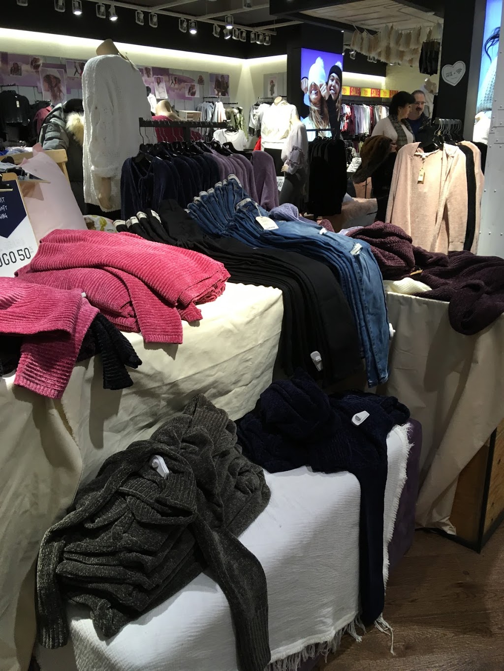 Garage | 300 Borough Dr #9, Scarborough, ON M1P 4P5, Canada | Phone: (416) 290-6321