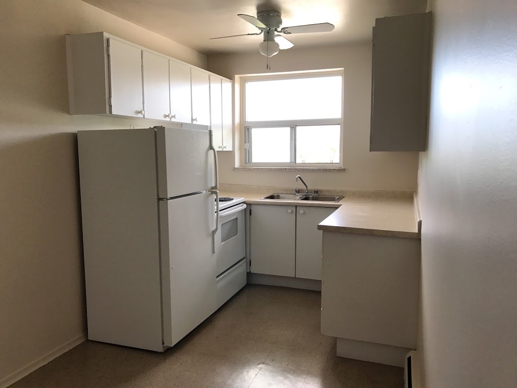 Aberdeen Court Apartments | 500 Aberdeen Ave, Hamilton, ON L8P 2S2, Canada | Phone: (905) 522-1176