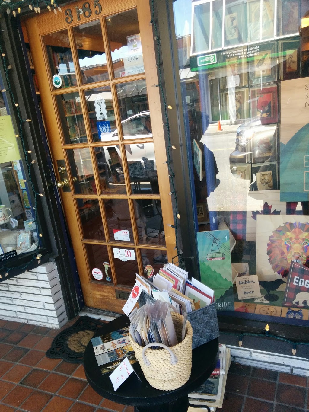 32 Books & Gallery | 3185 Edgemont Blvd, North Vancouver, BC V7R 2N8, Canada | Phone: (604) 980-9032