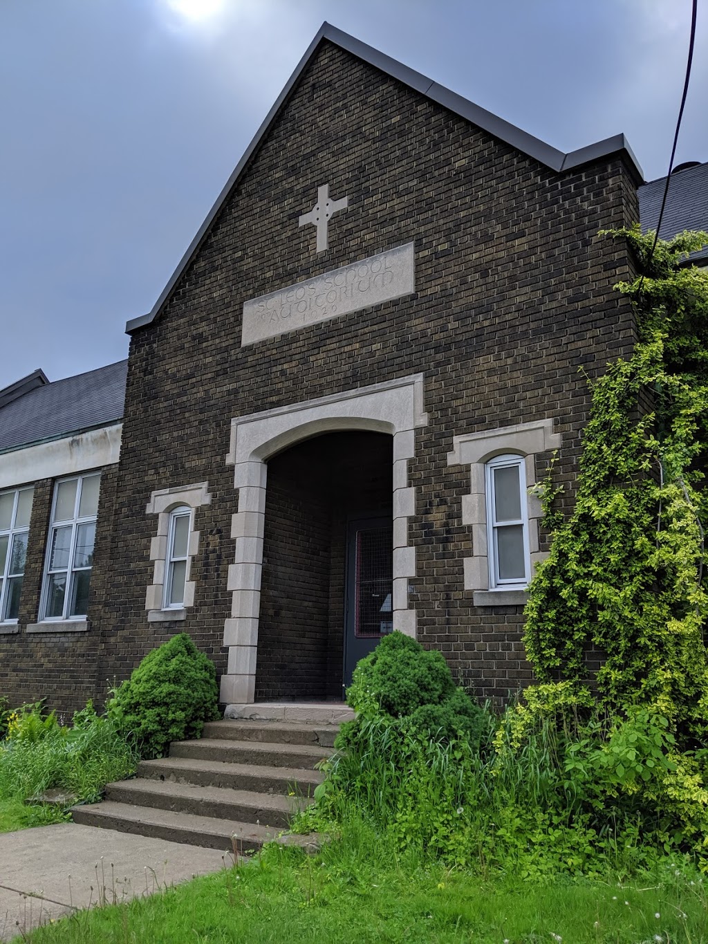 St. Leo Catholic Elementary School, Mimico | 165 Stanley Ave, Etobicoke, ON M8V 1P1, Canada | Phone: (416) 393-5333