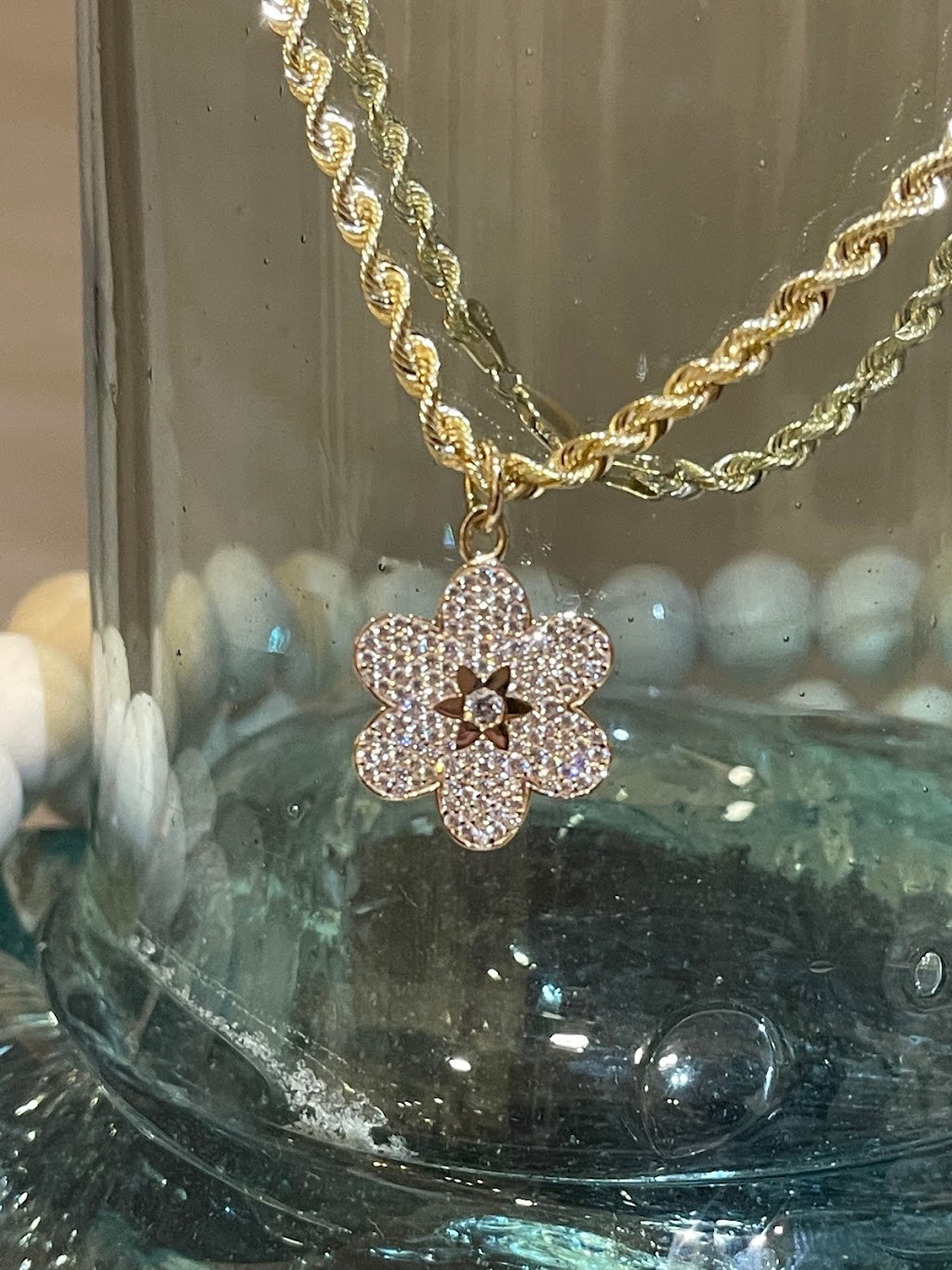 88 carats co | 290 Main St, Niverville, MB R0A 0A1, Canada | Phone: (204) 801-7848