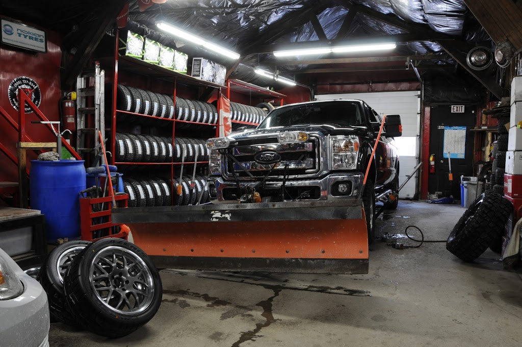 A&T Tire & Wheel Ltd | 54 Industrial Pkwy S, Aurora, ON L4G 3V6, Canada | Phone: (905) 727-8345