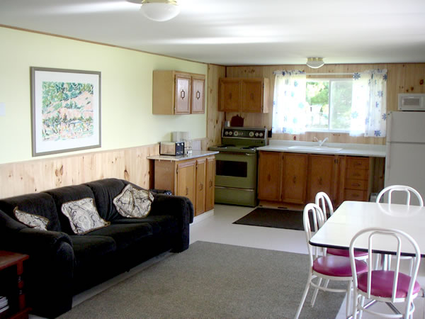 Oak Bay Resort | 24 George St, Buckhorn, ON K0L 1J0, Canada | Phone: (705) 657-8872