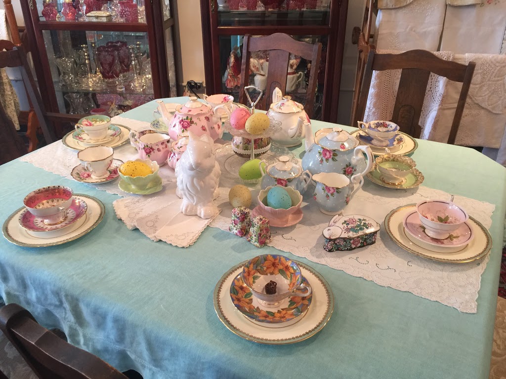 Michelles Antiques Inc. | 3710 Main St #104, Niagara Falls, ON L2G 6B1, Canada | Phone: (289) 296-0000