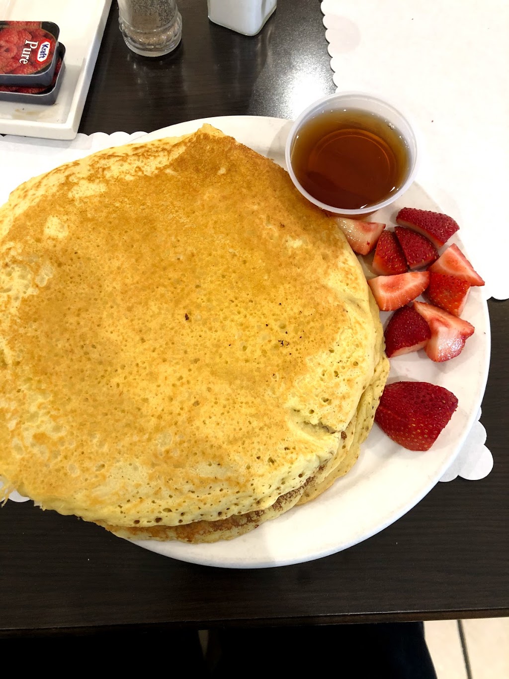 Budleys Restaurant | 250 Maple Hills Ave, Charlottetown, PE C1C 1N2, Canada | Phone: (902) 566-5939