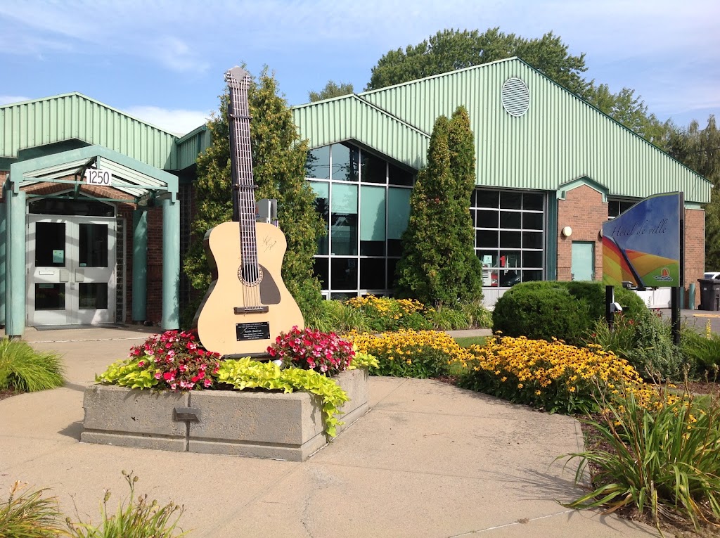 St. Zotique Town Hall | 1250 Rue Principale, Saint-Zotique, QC J0P 1Z0, Canada | Phone: (450) 267-9335