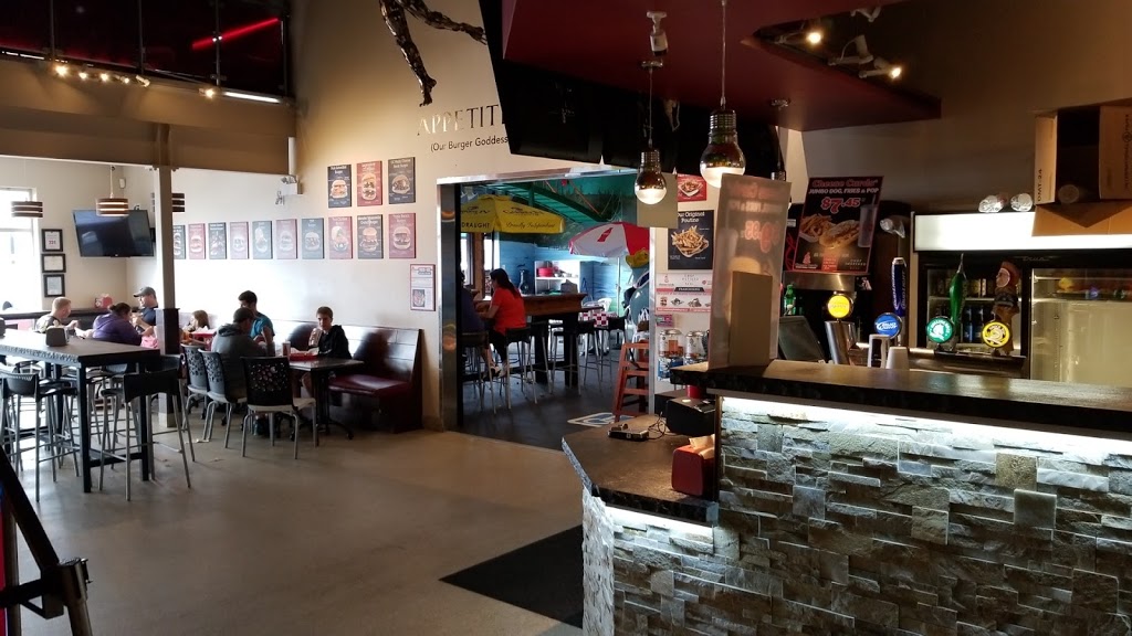 Cheese Curds Gourmet Burgers + Poutinerie | 600 Windmill Rd, Dartmouth, NS B3B 1B5, Canada | Phone: (902) 446-4400