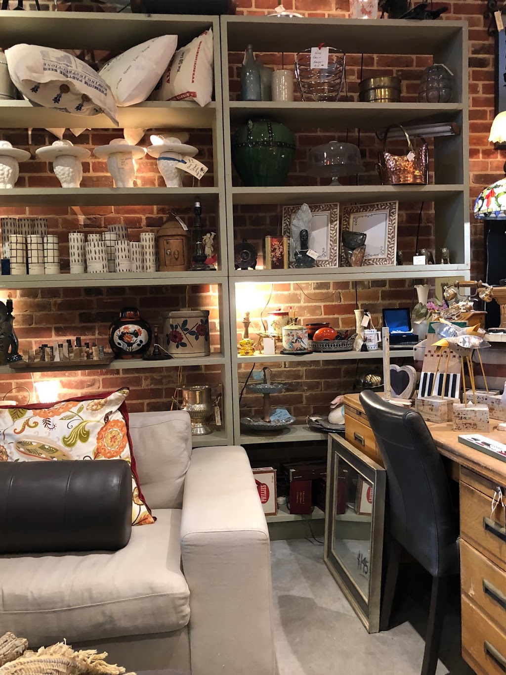 GW General by Biltmore Furniture | 43 Tank House Lane, Toronto, ON M5A 3C4, Canada | Phone: (416) 360-7632