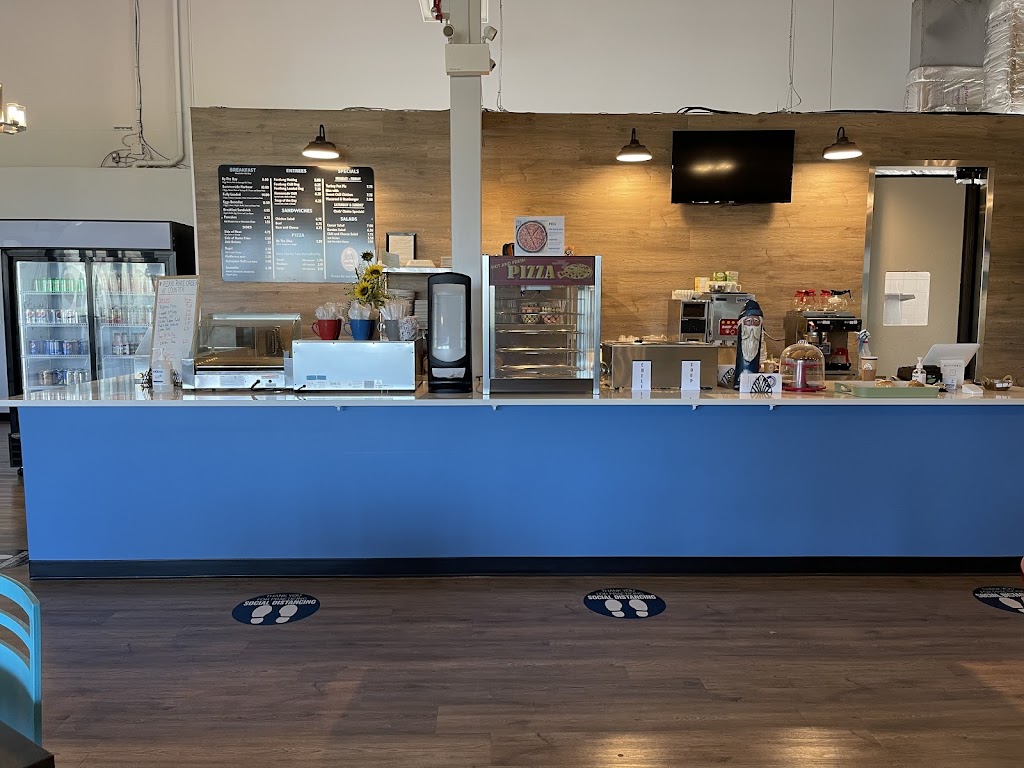 Summerside Waterfront Cafe | 98 Water St, Summerside, PE C1N 4N6, Canada | Phone: (902) 724-3146