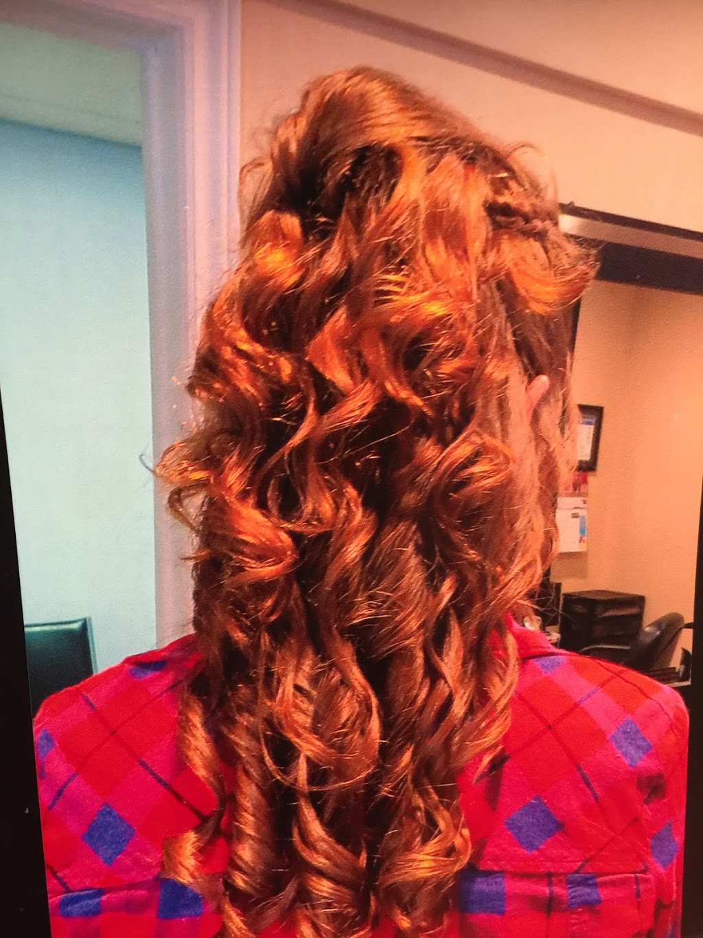A Wee Trim - Hair Salon | 3-56 Raleigh St, Chatham, ON N7M 2M7, Canada | Phone: (519) 436-1196