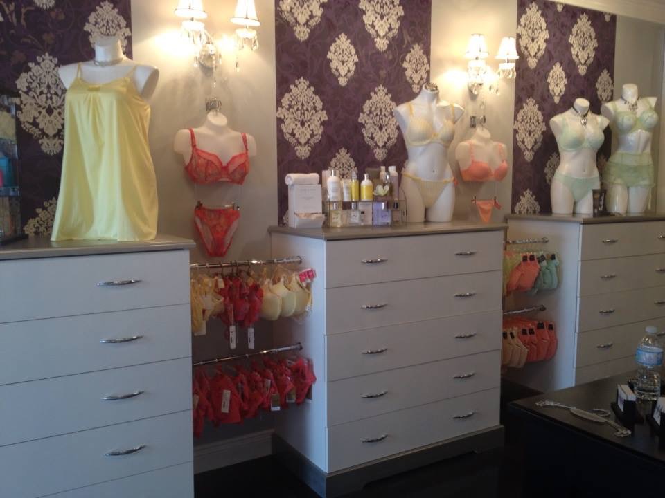 Coup De Foudre | 2 Orchard Heights Blvd #8, Aurora, ON L4G 3W3, Canada | Phone: (905) 726-8252