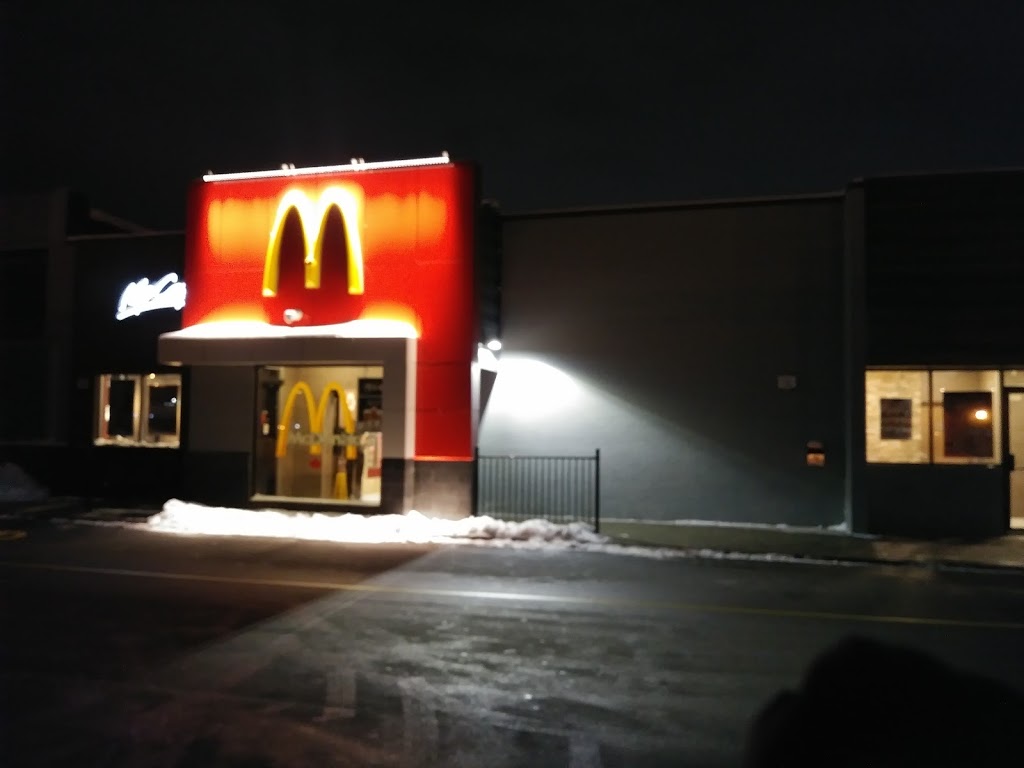 McDonalds | 375 Iroquois Shore Rd, Oakville, ON L6H 1M3, Canada | Phone: (905) 842-6865