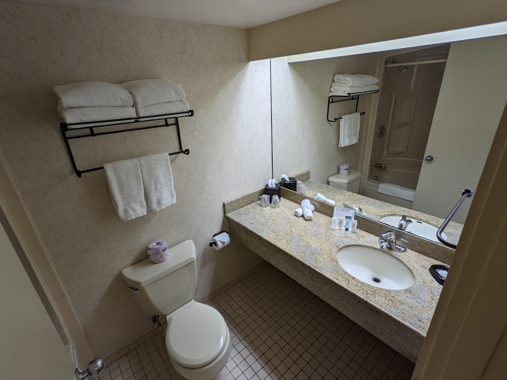 Pinestone Resort and Conference Centre | 4252 Haliburton County Rd 21, Haliburton, ON K0M 1S0, Canada | Phone: (705) 457-1800