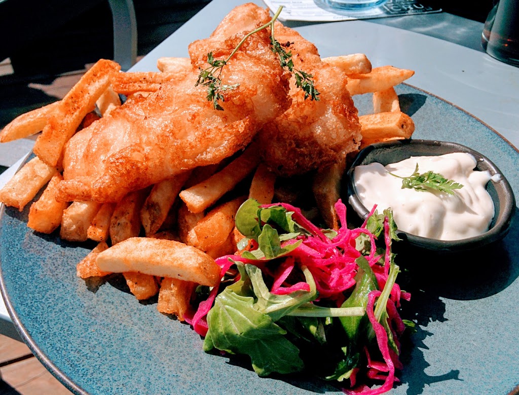 OAK + CRU Social Kitchen & Wine Bar | 1310 Water St, Kelowna, BC V1Y 9P3, Canada | Phone: (250) 869-3508