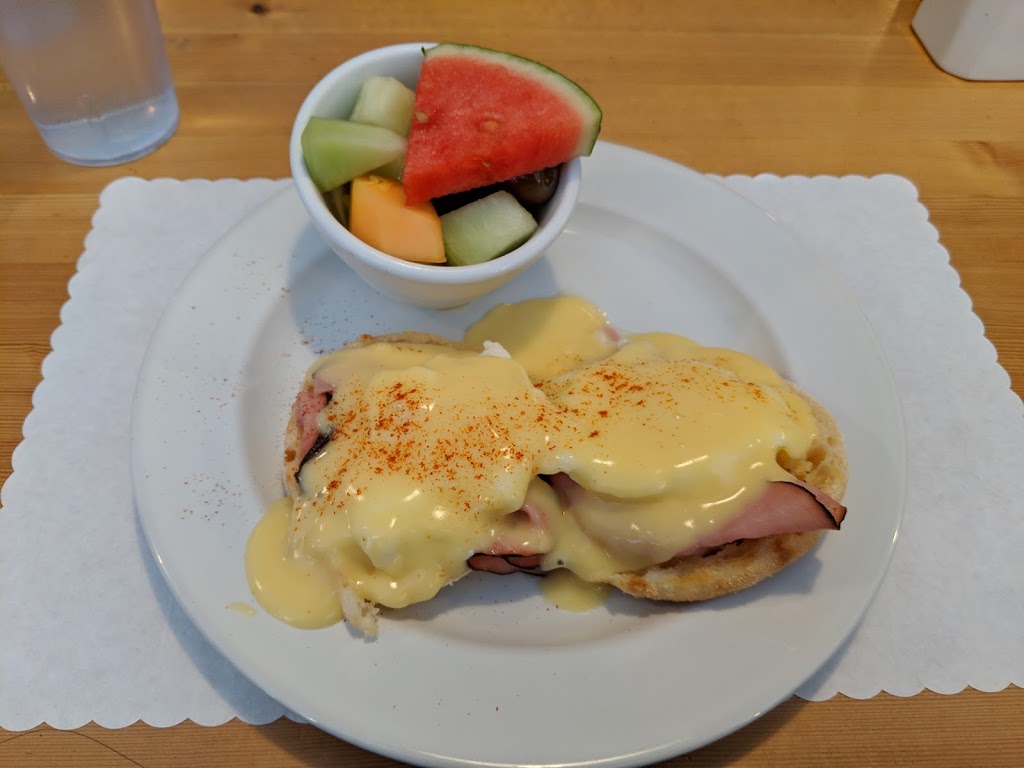 Suzys Cafe | 196 Esplanade, Harrison Hot Springs, BC V0M 1K0, Canada | Phone: (604) 491-1101