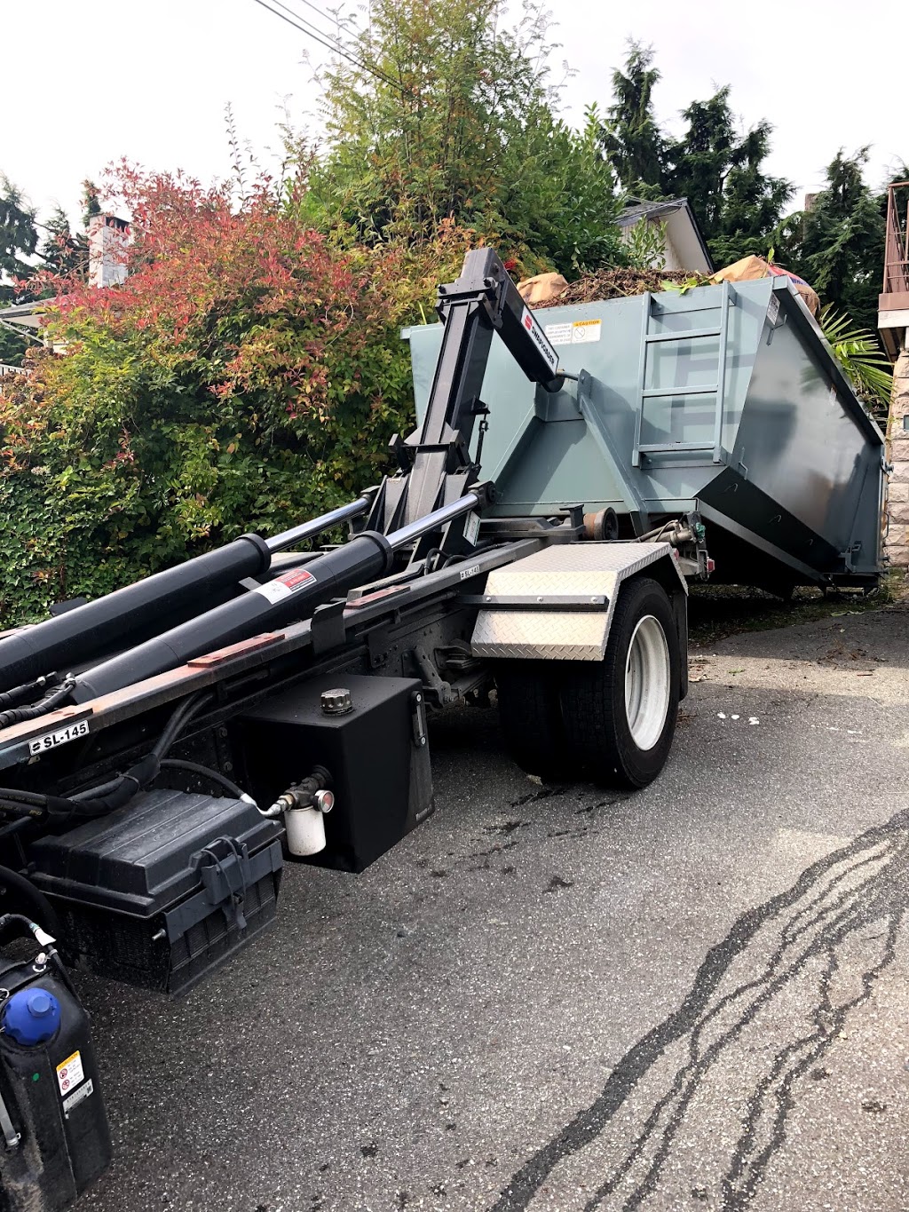 Unican Bins , Dumpster bin rental service | 2971 Como Lake Ave, Coquitlam, BC V3C 2B7, Canada | Phone: (778) 681-3747