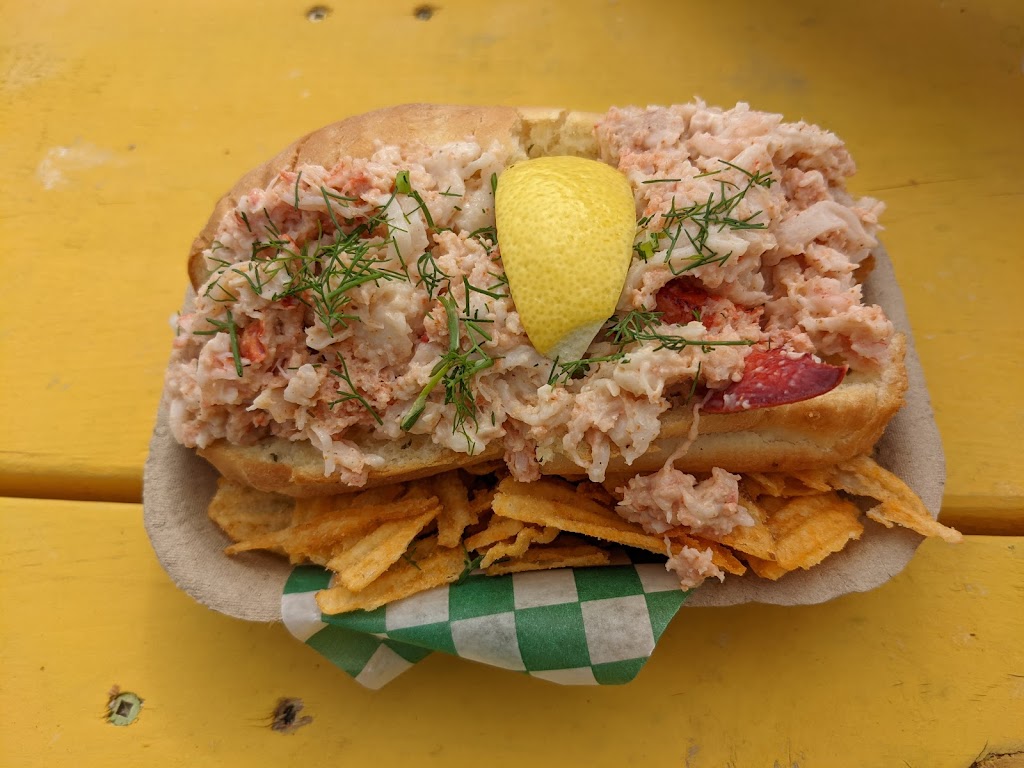 Salty’s Lobster Shack | 12111 Third Ave, Richmond, BC V7E 3K1, Canada | Phone: (778) 891-4509
