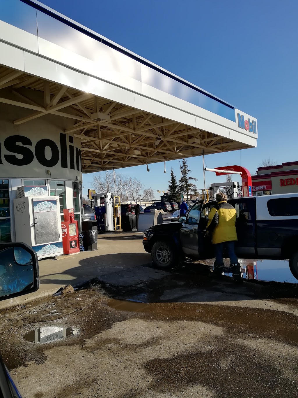 Mobil | 10020 171 St NW, Edmonton, AB T5S 1S3, Canada | Phone: (780) 489-3550