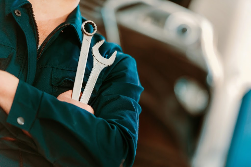 Mobile Auto Repair | 829B Admirals Rd, Victoria, BC V9B 3L7, Canada | Phone: (778) 400-1692