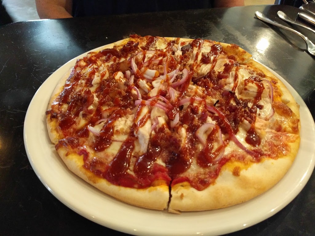 Tuscanos Pizzeria & Bistro | 1579 Oxford St E, London, ON N5V 1W5, Canada | Phone: (519) 452-3737