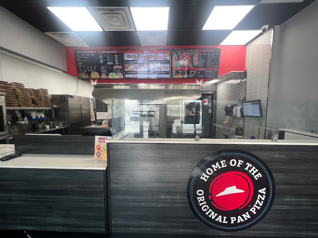 Pizza Hut Tottenham | 130 Mill St E, Tottenham, ON L0G 1W0, Canada | Phone: (905) 936-6161