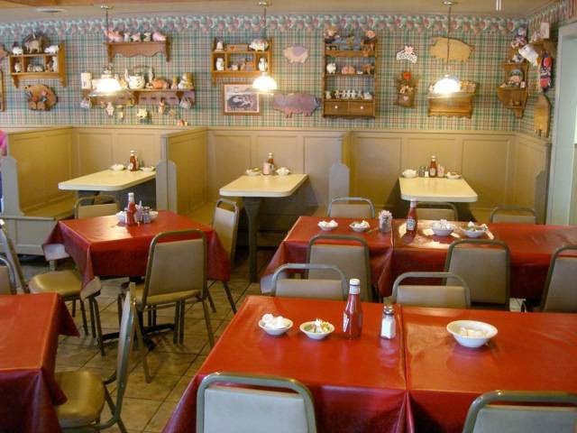 Country Cottage | 4072 Beach Ridge Rd, North Tonawanda, NY 14120, USA | Phone: (716) 693-4911