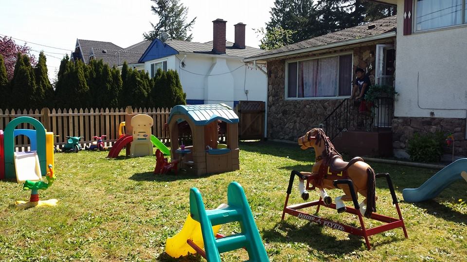 Kliezl and Friends Daycare | 13114 107 Ave, Surrey, BC V3T 2G3, Canada | Phone: (778) 251-7047