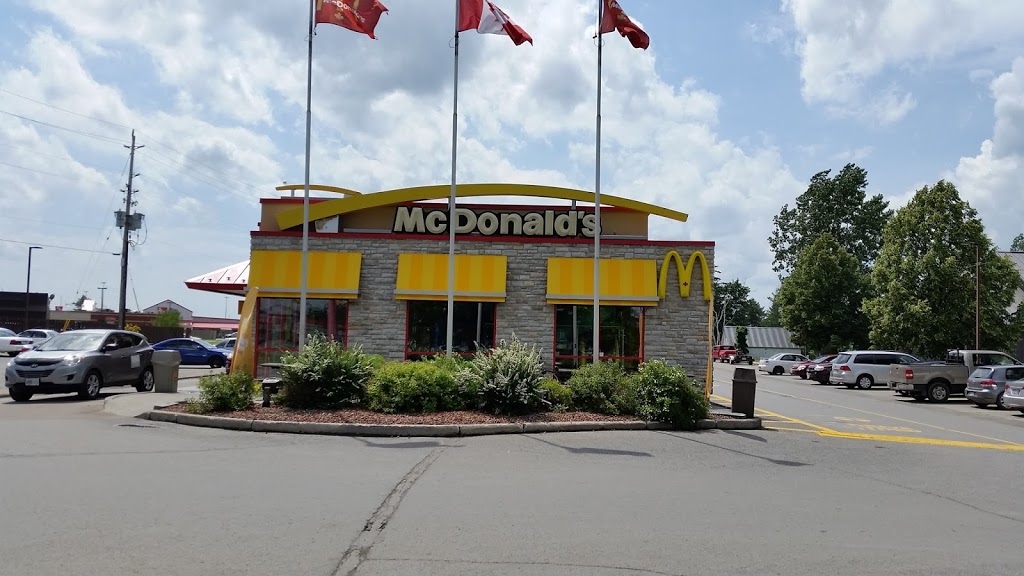 McDonalds | 16 Baskin Dr W, Arnprior, ON K7S 3G8, Canada | Phone: (613) 623-7975
