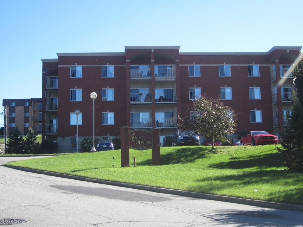 Bourg des Oliviers | 3200 Rue Richard, Sherbrooke, QC J1L 3C5, Canada | Phone: (819) 566-6778