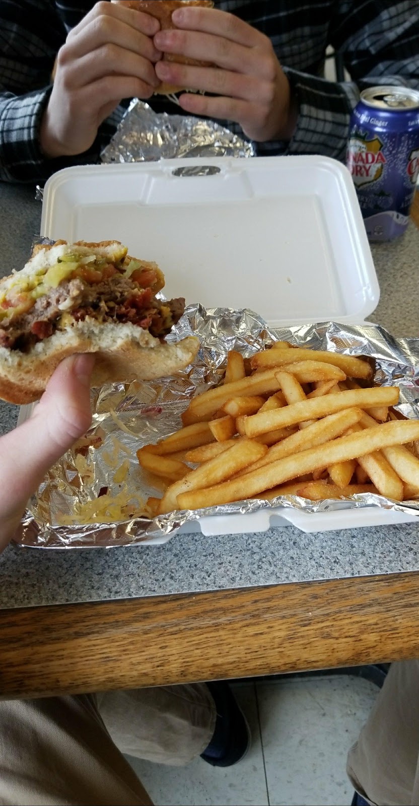 Goodys Pizzeria BAYSIDE | 748 Old Highway 2, Trenton, ON K8V 5P5, Canada | Phone: (613) 392-6664
